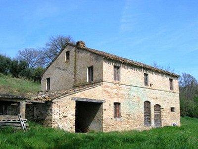 Farmhouses Marche - Front of the house.
