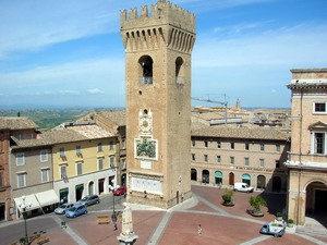 Torre civica van Recanati | Le Marche Italie
